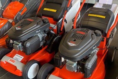 Sabo grasmaaier in de showroom — Duitse kwaliteit