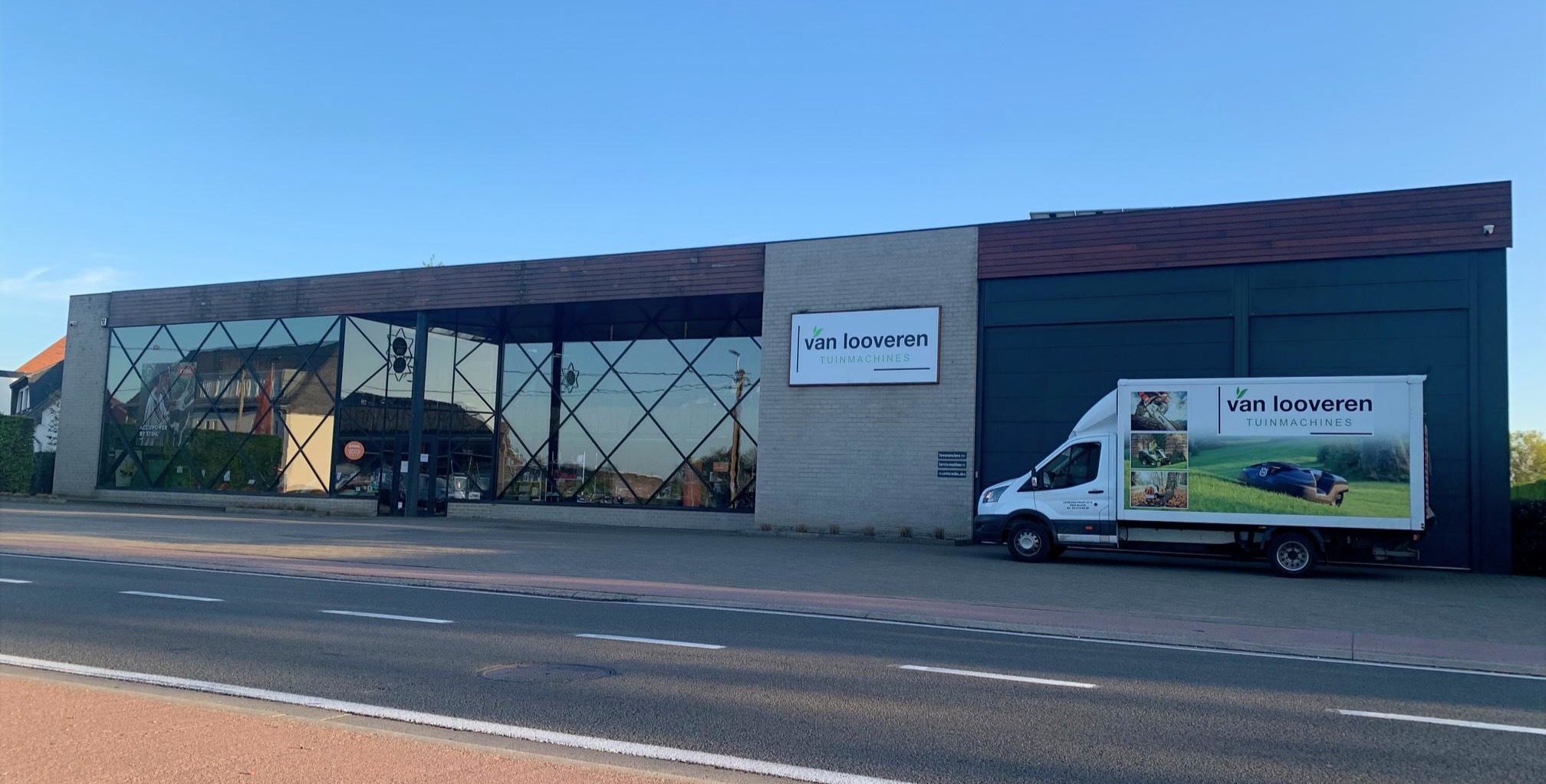 Tuinmachines Van Looveren showroom Brecht — overzicht alle merken